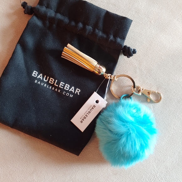 π3/$18 NWT BAUBLEBAR blue fuzzy pom pom keychain - Picture 4 of 4